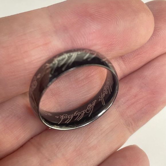 His and Hers LOTR Black Rings - Picture 4 of 13